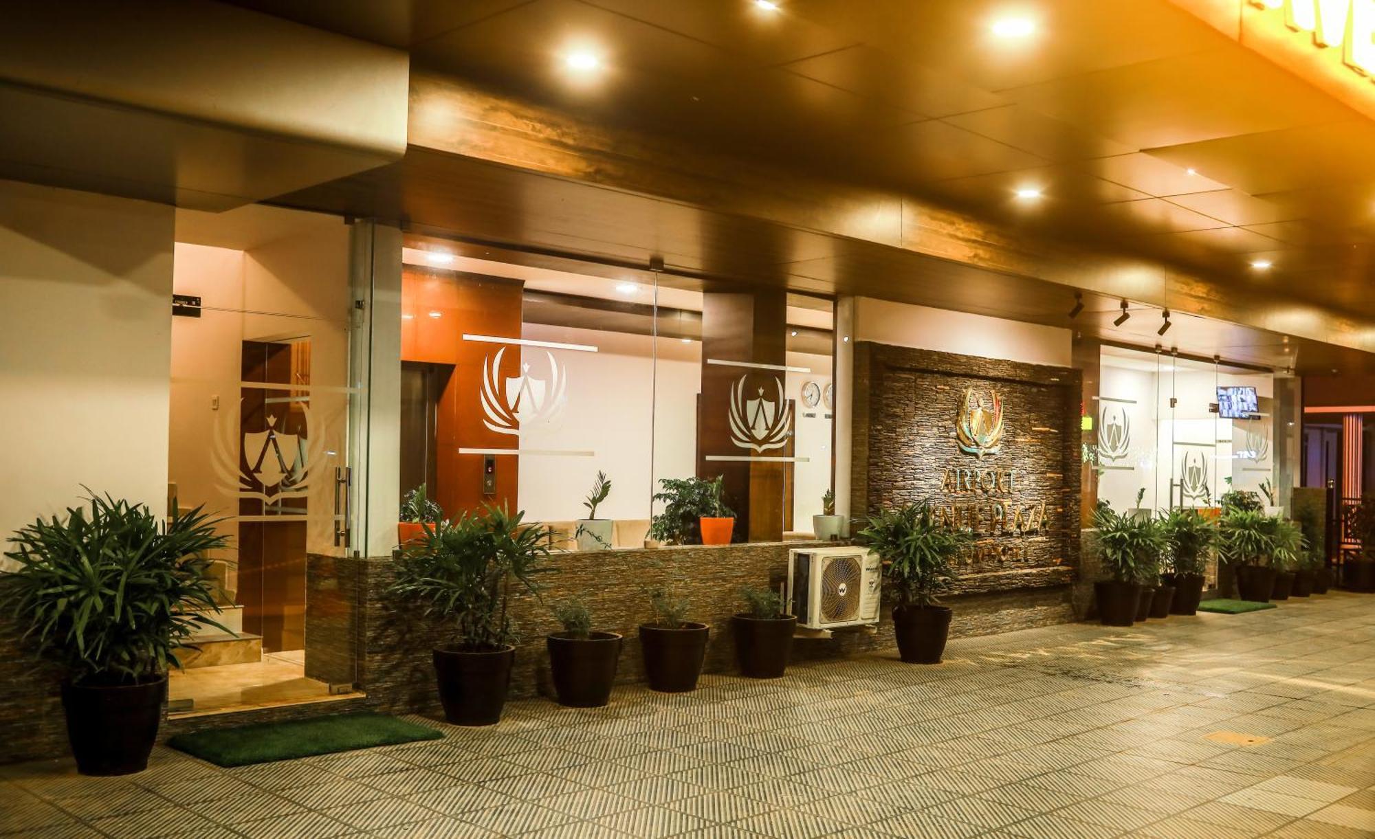 Airport Avenue Plaza Otel Nedumbassery Dış mekan fotoğraf