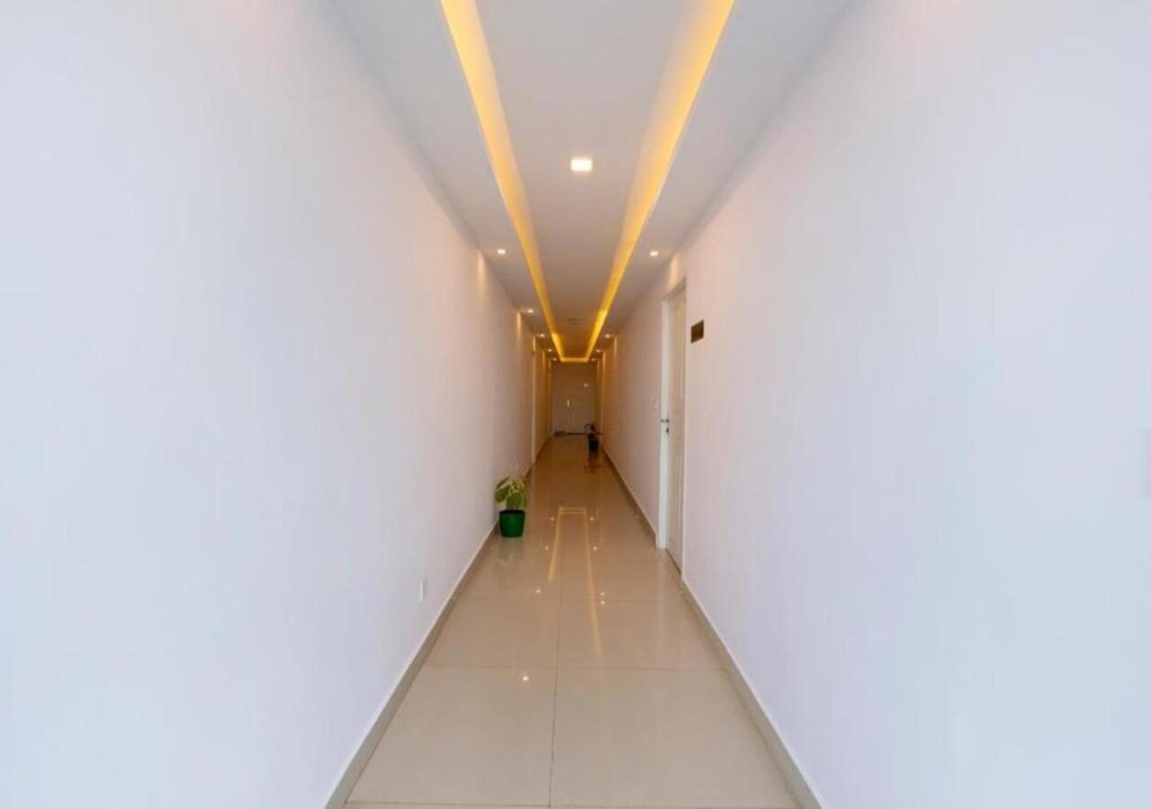 Airport Avenue Plaza Otel Nedumbassery Dış mekan fotoğraf